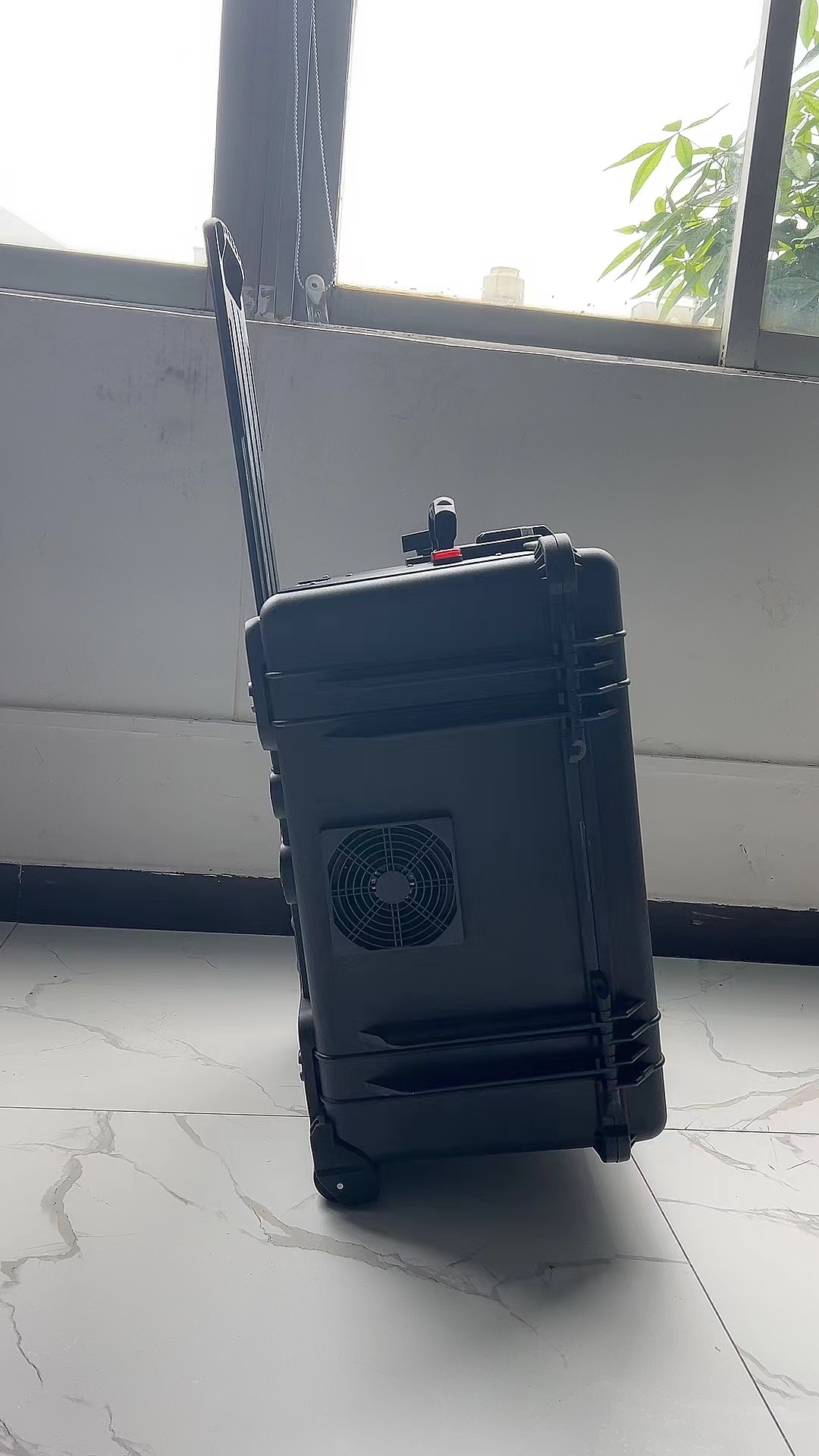 阿尔山手拉箱型移动通信干扰器